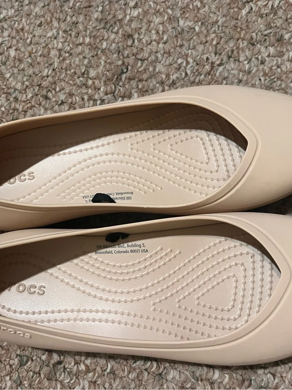 Crocs Brooklyn Pointed Toe Flats Women’s Size 8 Nude Tan Ballet Shoes